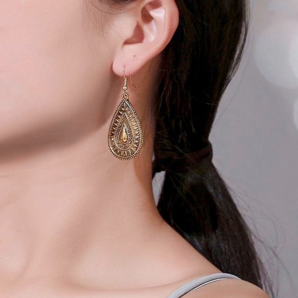 2/$20! Gold Boho Teardrop Earrings - Picture 3 of 7